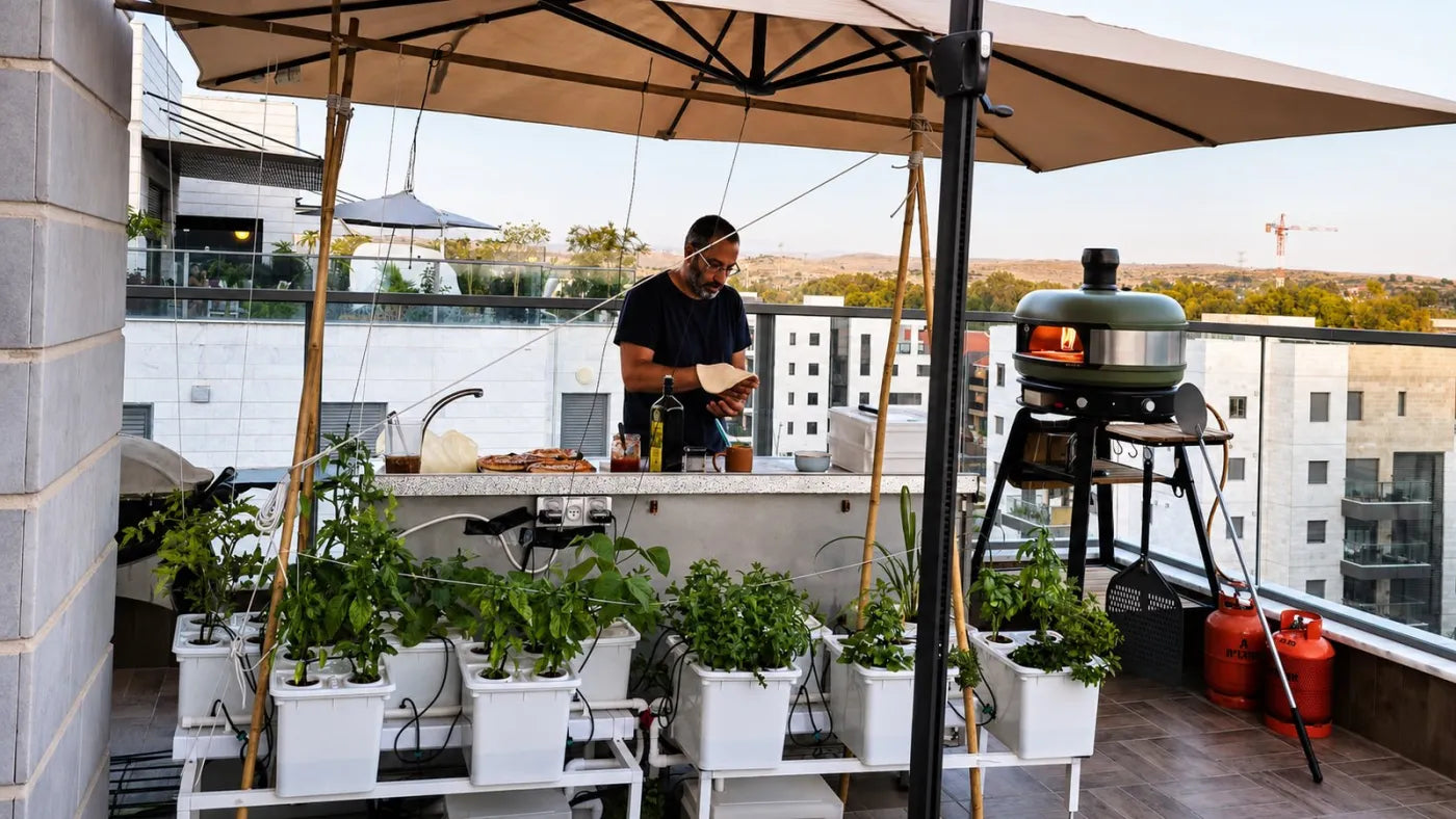 Customer growing with a NatureTech system at home